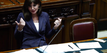 I sì al provvedimento sono stati 149