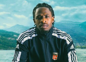 L'olandese Addai nell'immagine ufficiale pubblicata dal Como 1907