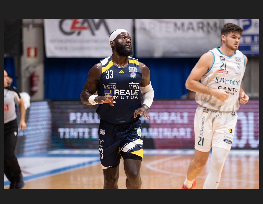 Pallacanestro Cantù, primo colpo straniero: l’ala Ife Ajayi è biancoblu