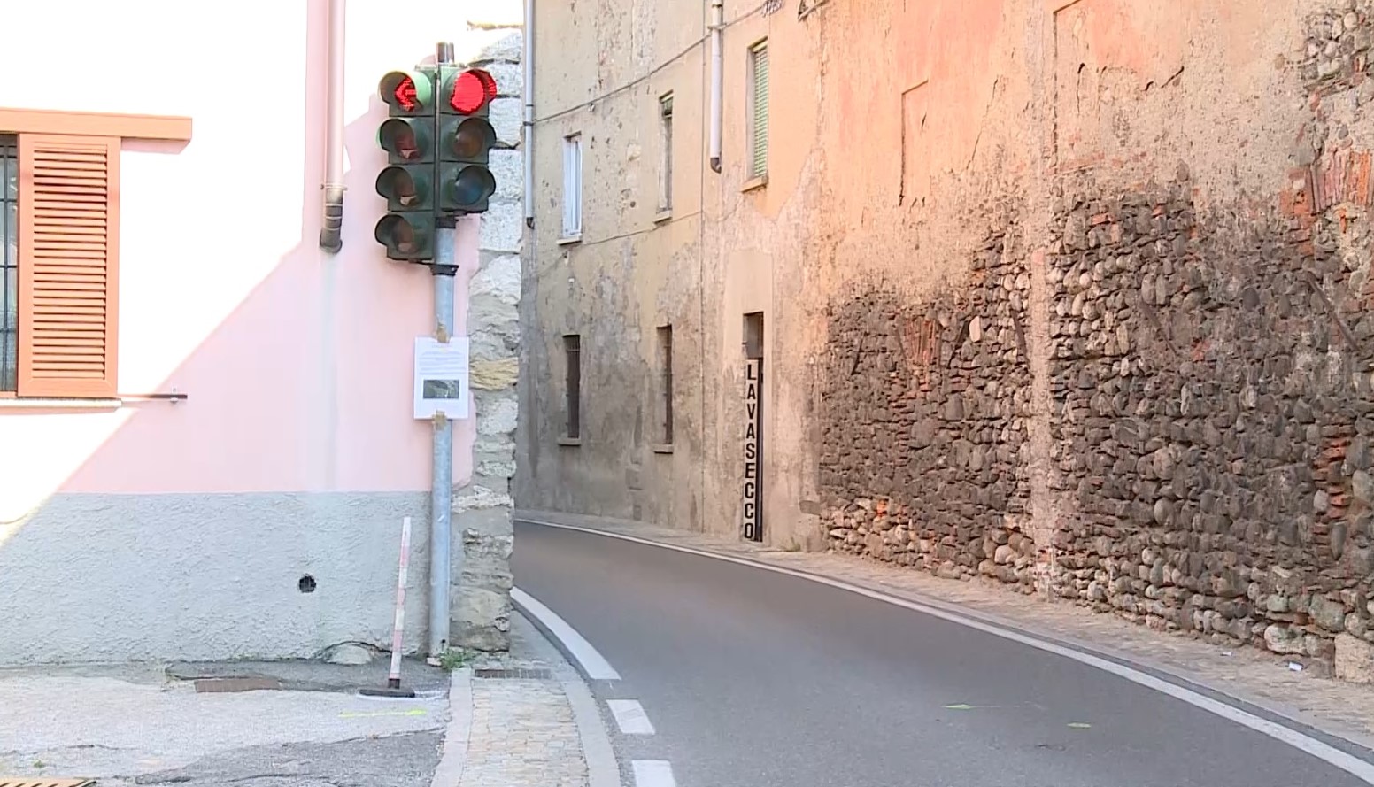 Montorfano, da lunedì la strettoia chiude al traffico