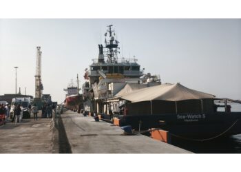 A bordo casi sospetto vaiolo. Il sindaco