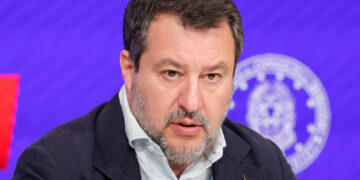 'Dal vicepremier commenti inaccettabili su Macron'