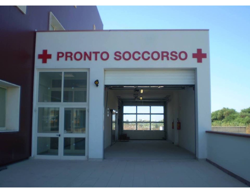 Aggredisce medici e poliziotti a Oristano, arrestato 54enne