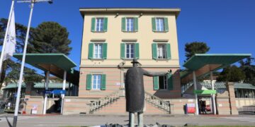 Arrivati nella notte accompagnati da familiari e fratellini
