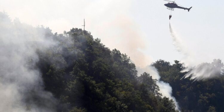 Due villaggi bruciati a Gramsh