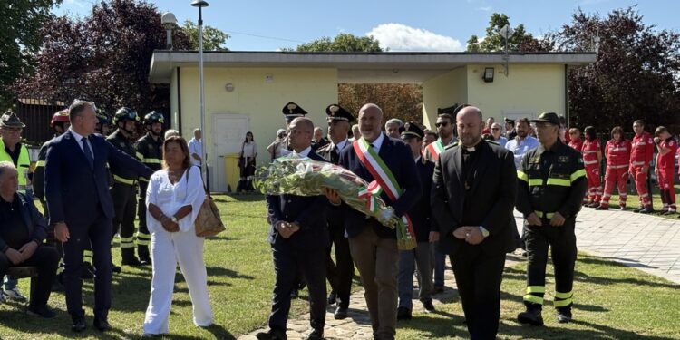 Niente inviti a istituzioni 'per dare segnale forte a politica'