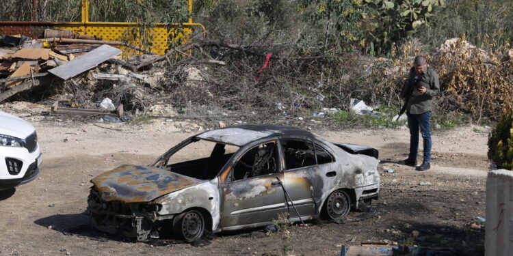 Molotov contro case e veicoli dei palestinesi