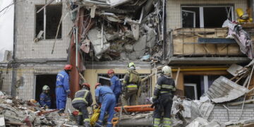Uccisi anche 3 bambini. 159 i feriti