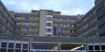Indossava una maschera antigas