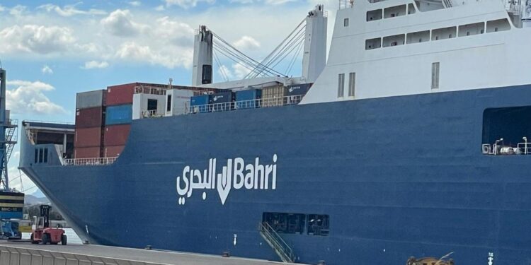 Cargo con materiali bellici a bordo in navigazione verso Egitto
