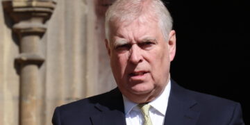 Rilanciate accuse a pecora nera dei reali. Su Epstein e non solo