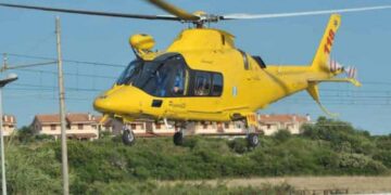 Il fratellino ha aperto portiera e sganciato cintura seggiolino
