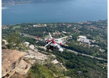 L'uomo forse è scivolato sfinito per il caldo