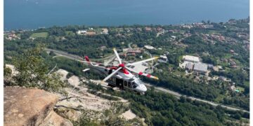 L'uomo forse è scivolato sfinito per il caldo