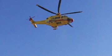 Elisoccorso lo porta in codice giallo al pronto soccorso di Pisa