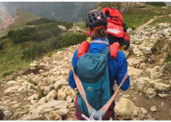 Rotolata sui sassi per 50 metri