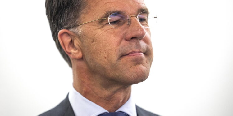 Impegno da 500 milioni di dollari. Rutte plaude alla decisione
