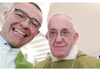 Il sacerdote pacifista espulso