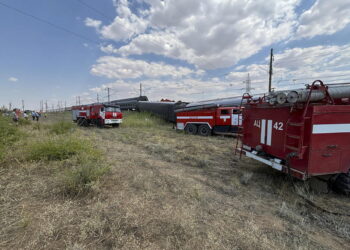 Un incendio in via di spegnimento ostacola traffico ferroviario