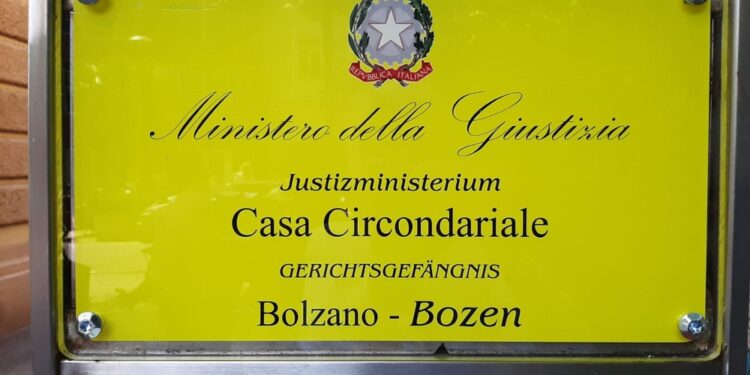 Continua la caccia all'uomo