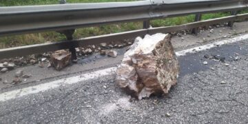 Chiusa al traffico la strada che porta a Riva del Garda