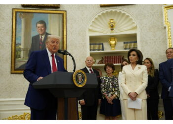 Jeanine Pirro è un ex giudice e un personaggio televisivo