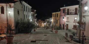 C'è anche tiktoker De Crescenzo. Sindaco