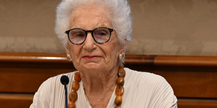 'Attribuite posizioni false' in intervista in replica a Grossman
