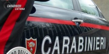 Tossicodipendente aveva puntato coltello a gola madre per soldi