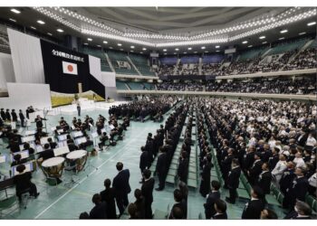 Premier Shigeru Ishiba esprime il rimorso per vittime