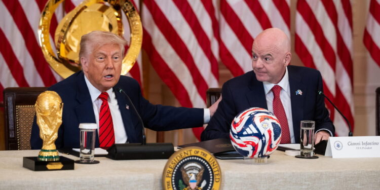 Spinta per usare il legame del presidente Fifa con il tycoon