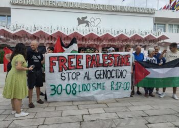 Una motonave partirà da Marghera. Corteo alle 17.00 di sabato