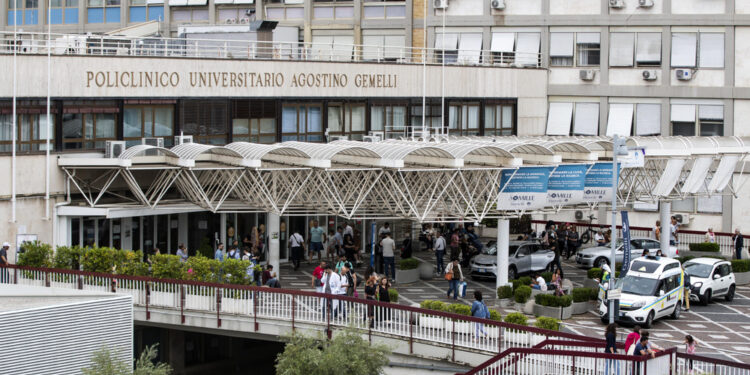 Scappato dai genitori era stato trovato nell'auto sotto il sole