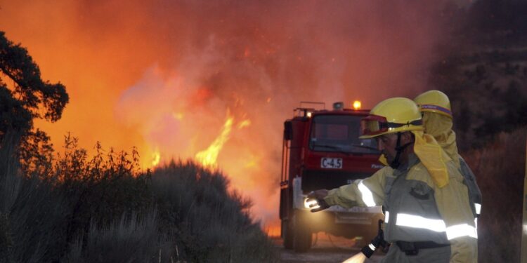 Il volontario era rimasto ferito in un incendio vicino Salamanca
