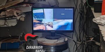 Gestiva piazza di spaccio con inferriate e videosorveglianza
