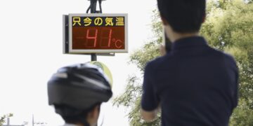 A Tokyo la giornata più calda dell'anno