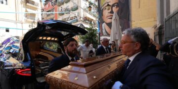 Il parroco: "la guerra è anche nei nostri quartieri"