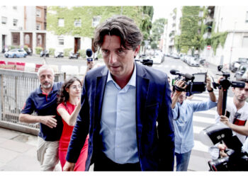 L'architetto si difende e scarica il "professore" davanti al gip