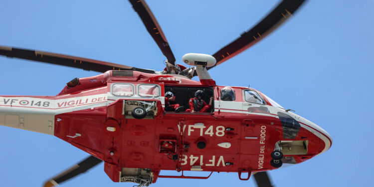 Mobilitate le squadre di soccorso e avvisato il consolato