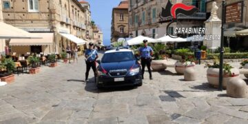 C'é anche un ferito grave. Indagini avviate dai carabinieri