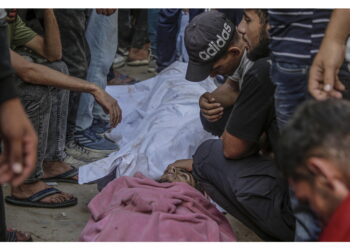 Trentasette uccisi in attesa degli aiuti. A Gaza City 61 morti
