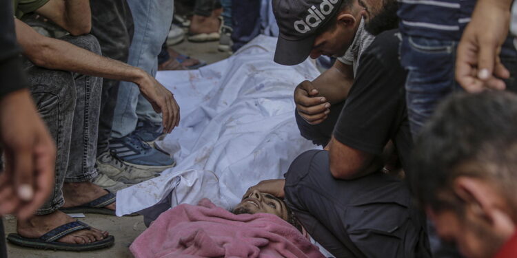 Trentasette uccisi in attesa degli aiuti. A Gaza City 61 morti