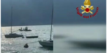 Era in barca e si è tuffato