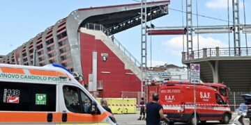 In bilico per circa sei ore a Torino