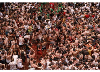 120.000 kg per la festa della Tomatina