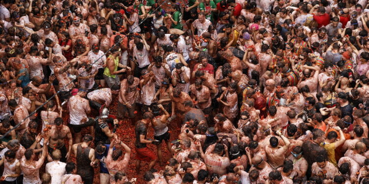 120.000 kg per la festa della Tomatina