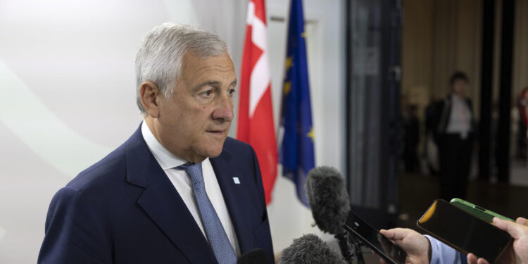 'Sanzioni a ministri Israele? Iniziamo con i coloni'