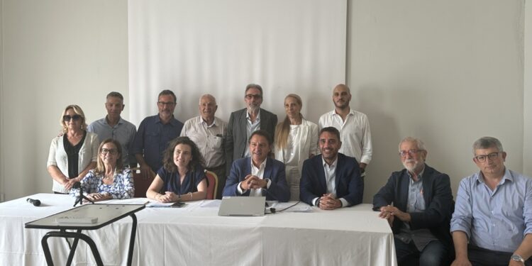 Il candidato ha incontrato leader regionali della coalizione
