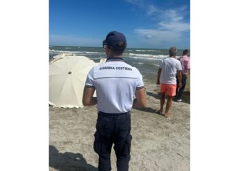 Rumeno di 48 anni era in riviera con un gruppo di amici