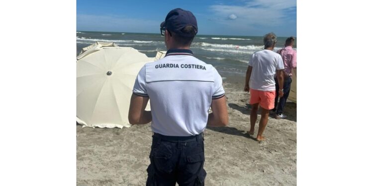 Rumeno di 48 anni era in riviera con un gruppo di amici